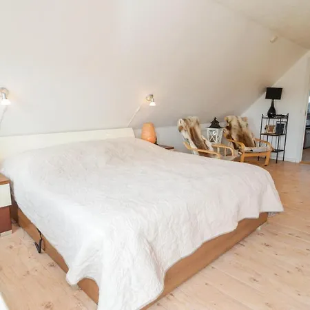 Four-bedroom Holiday In Hvide Sande