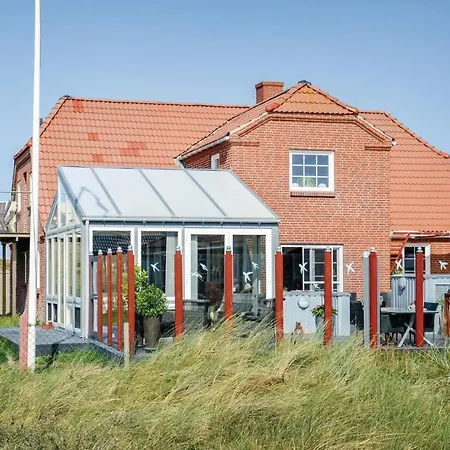 Four-bedroom Holiday In בית נופש הבידה סנדה