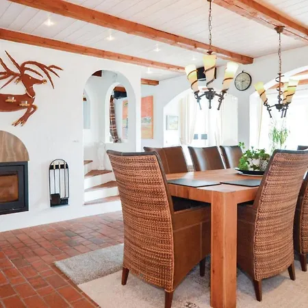 Four-bedroom Holiday In בית נופש הבידה סנדה