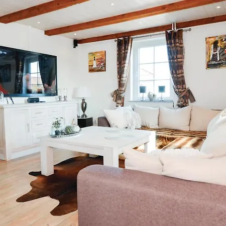 Four-bedroom Holiday In Сasa de vacaciones Hvide Sande