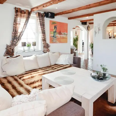Four-bedroom Holiday In Сasa de vacaciones Hvide Sande