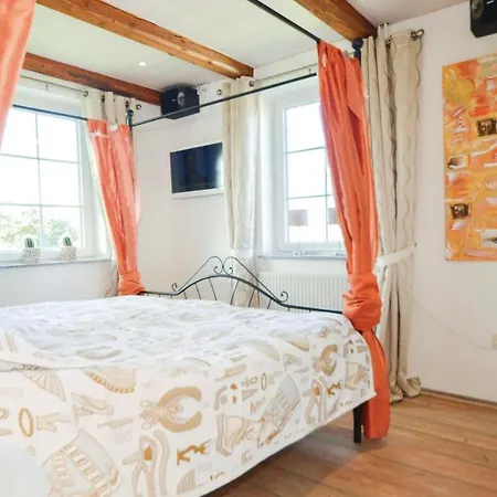 Сasa de vacaciones Four-bedroom Holiday In